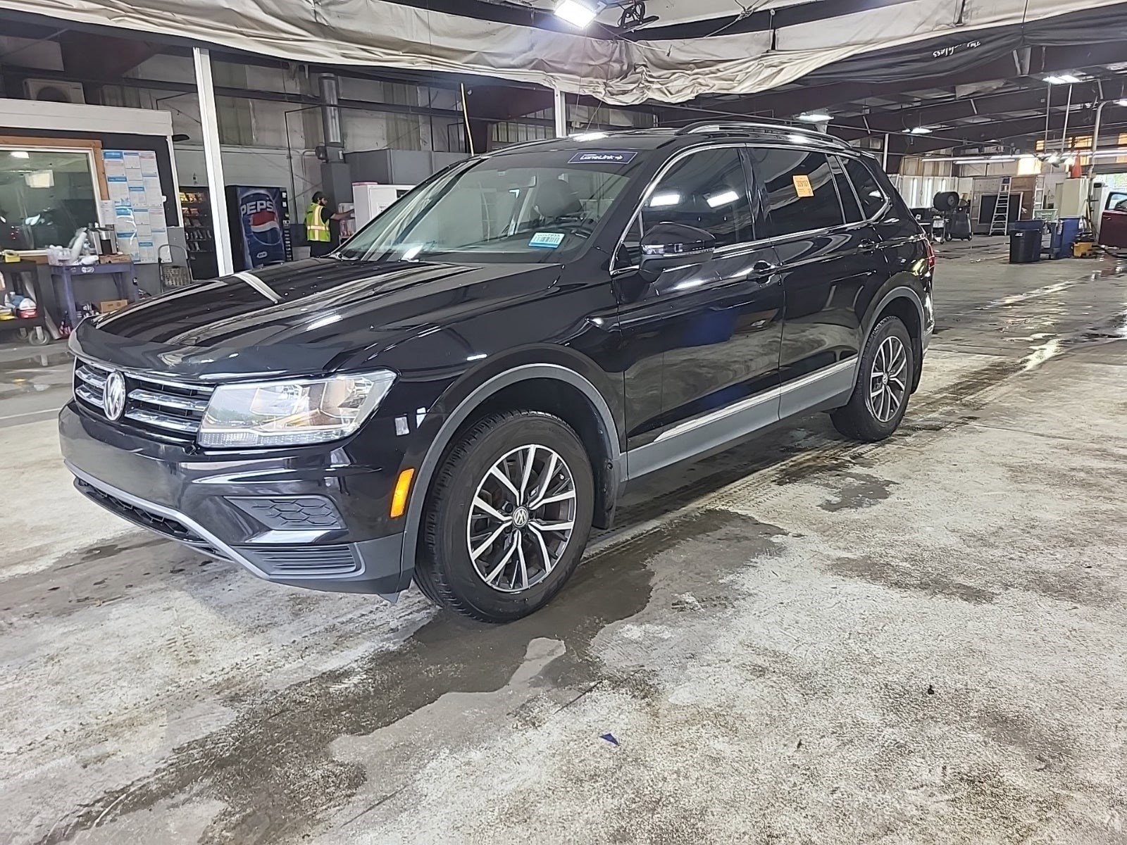 Used 2020 Volkswagen Tiguan SE FWD image 7