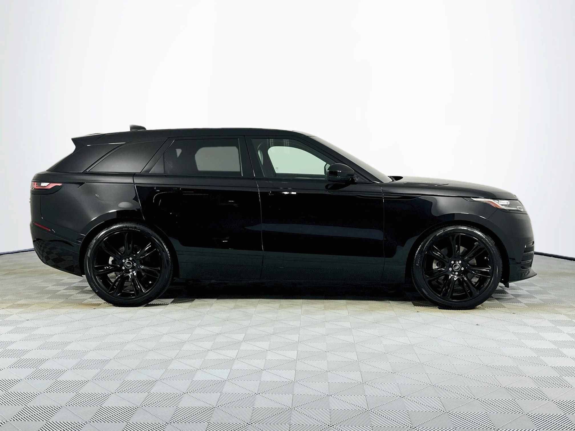 Certified 2023 Land Rover Range Rover Velar HST AWD/4WD image 4