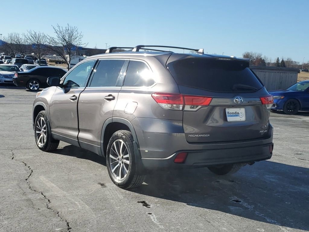 Used 2019 Toyota Highlander XLE image 5