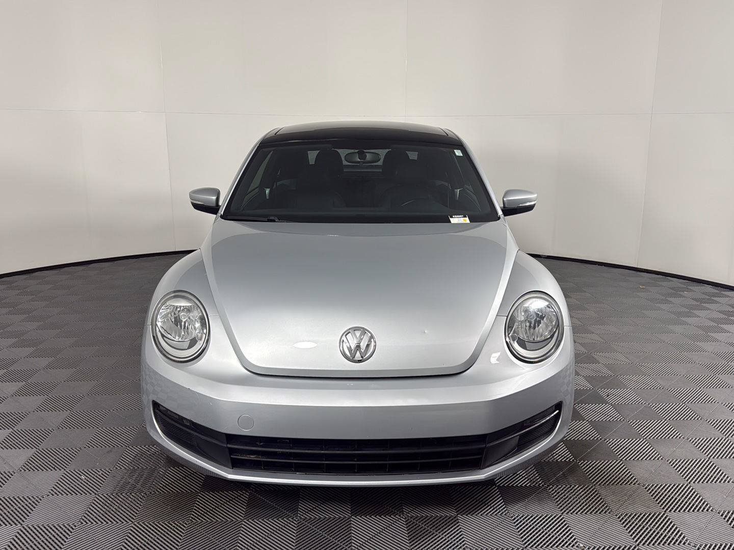 Used 2012 Volkswagen Beetle 2.5 FWD image 8