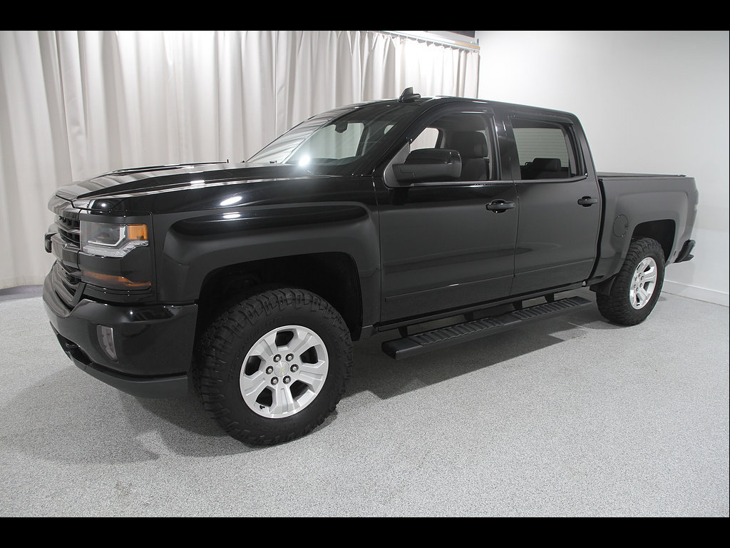 Used 2018 Chevrolet Silverado 1500 LT w/ All Star Edition AWD/4WD image 3