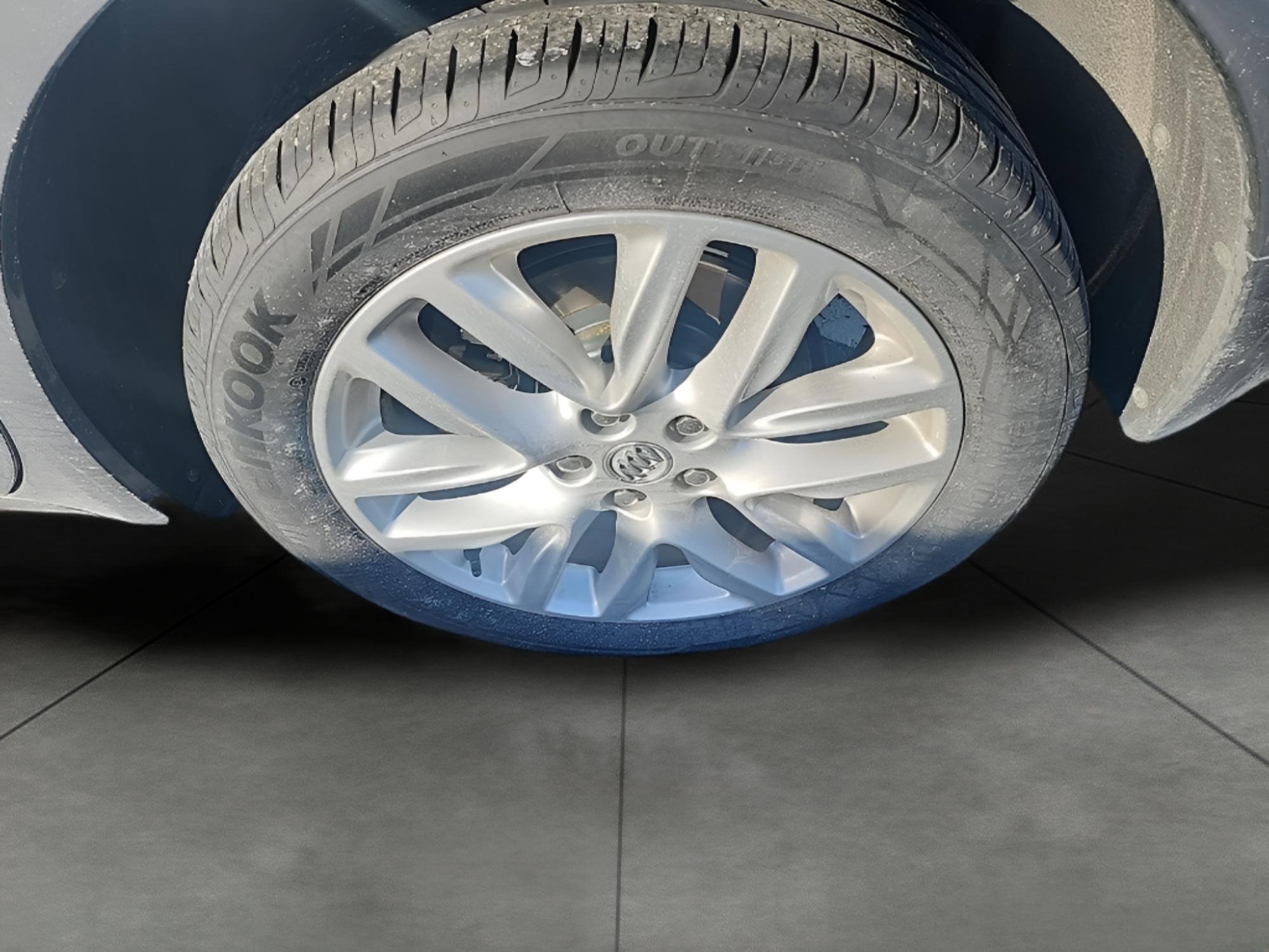 Used 2019 Buick Envision Premium w/ Driver Confidence Package image 12