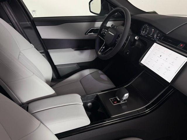 Certified 2026 Land Rover Range Rover Velar Dynamic SE AWD/4WD image 38