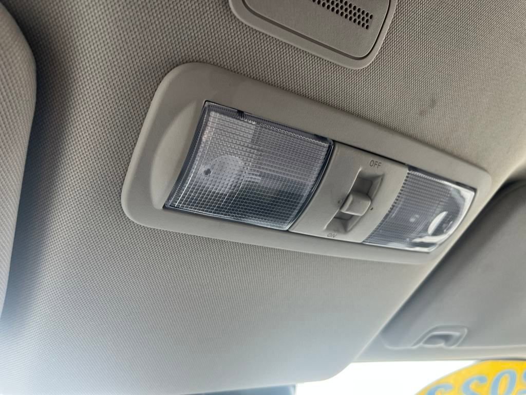 Used 2023 Nissan Titan SV image 18