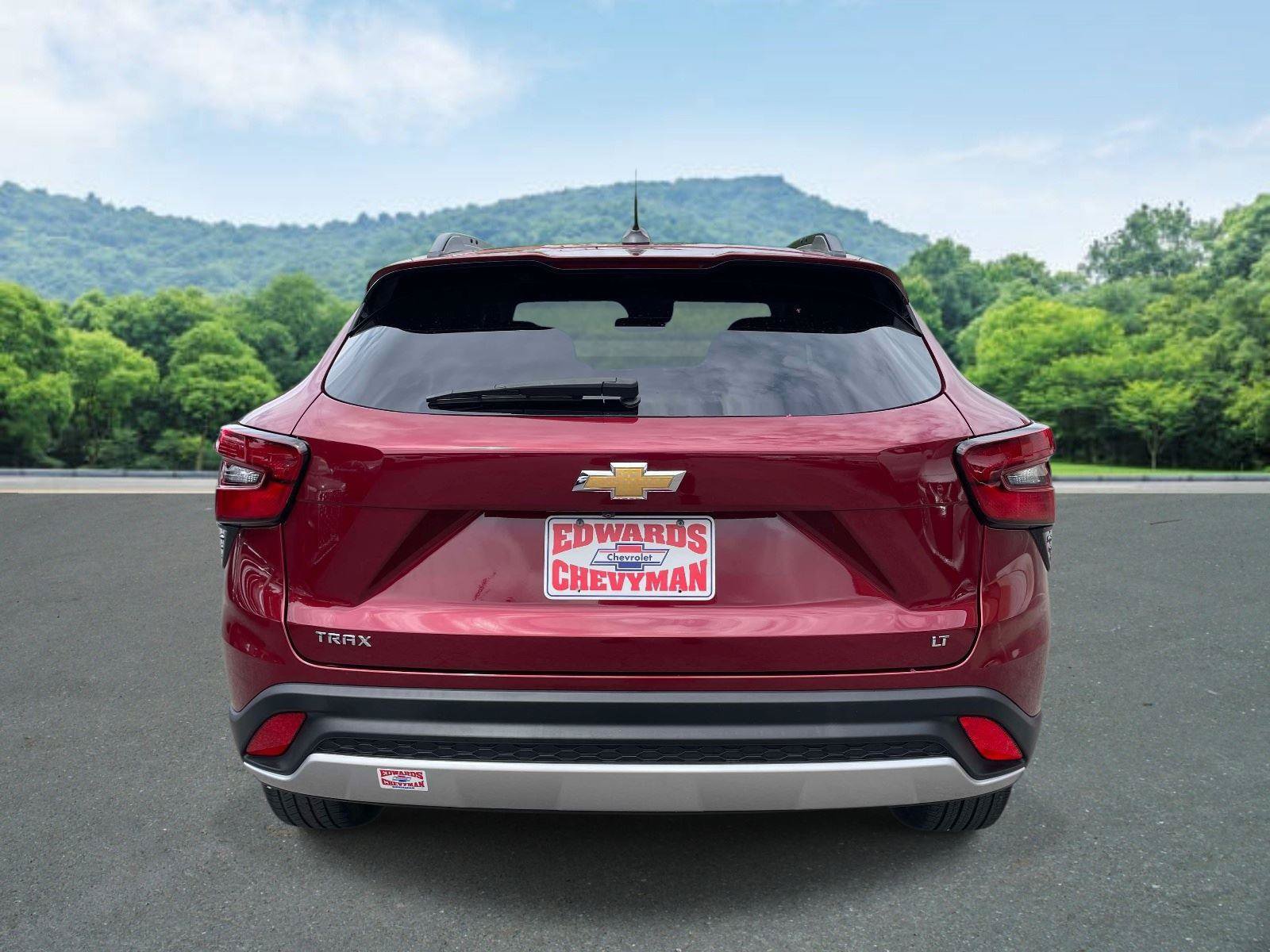Used 2024 Chevrolet Trax LT w/ Driver Confidence Package FWD image 21