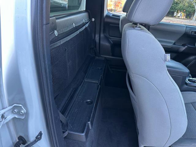 Used 2018 Toyota Tacoma SR image 13