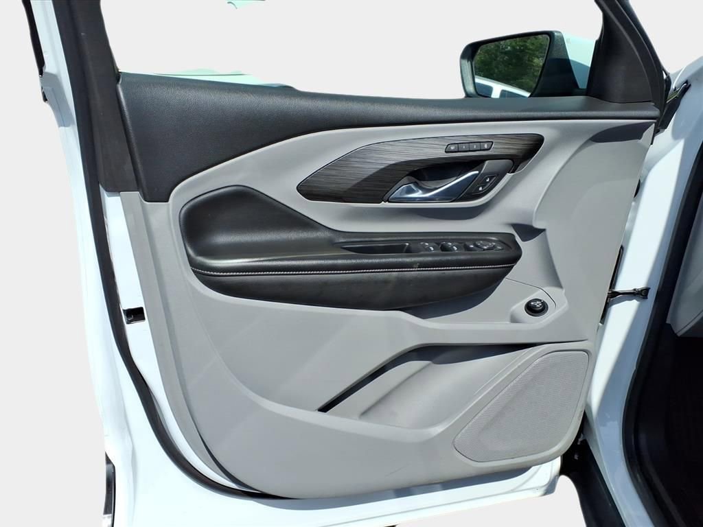 Used 2024 GMC Terrain SLT image 9