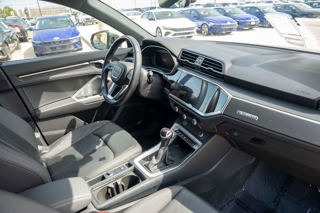 Used 2024 Audi Q3 2.0T Premium image 13