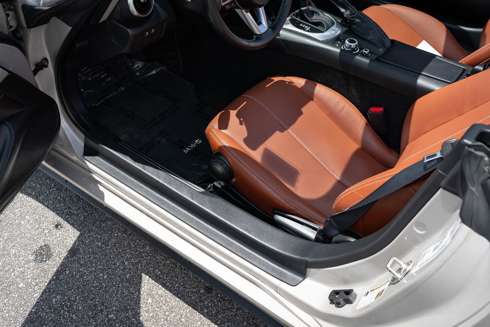 Used 2023 MAZDA MX-5 Miata Grand Touring RWD image 16