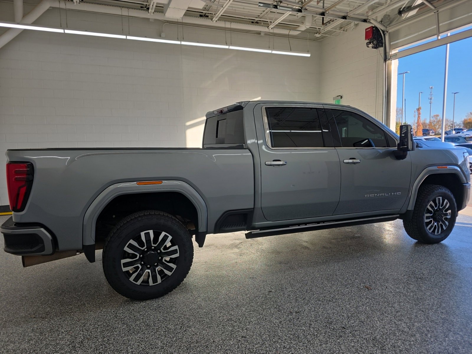 Used 2024 GMC Sierra 2500 Denali Ultimate w/ Max Trailering Package image 6