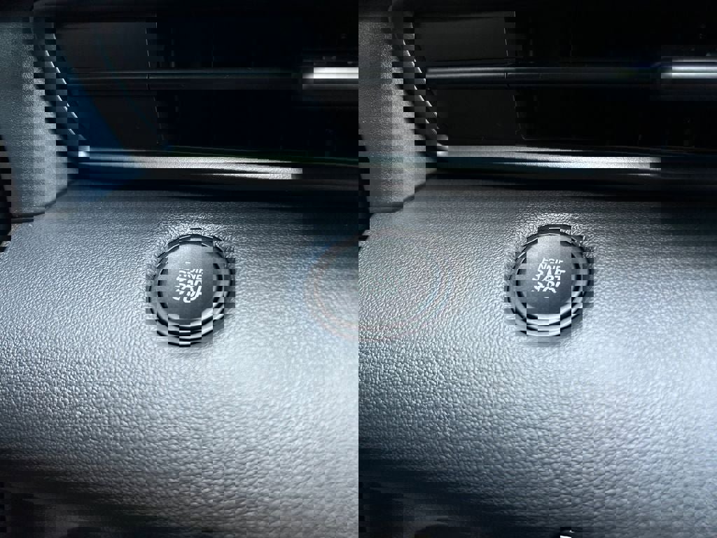 New 2025 Hyundai Elantra Sport image 17