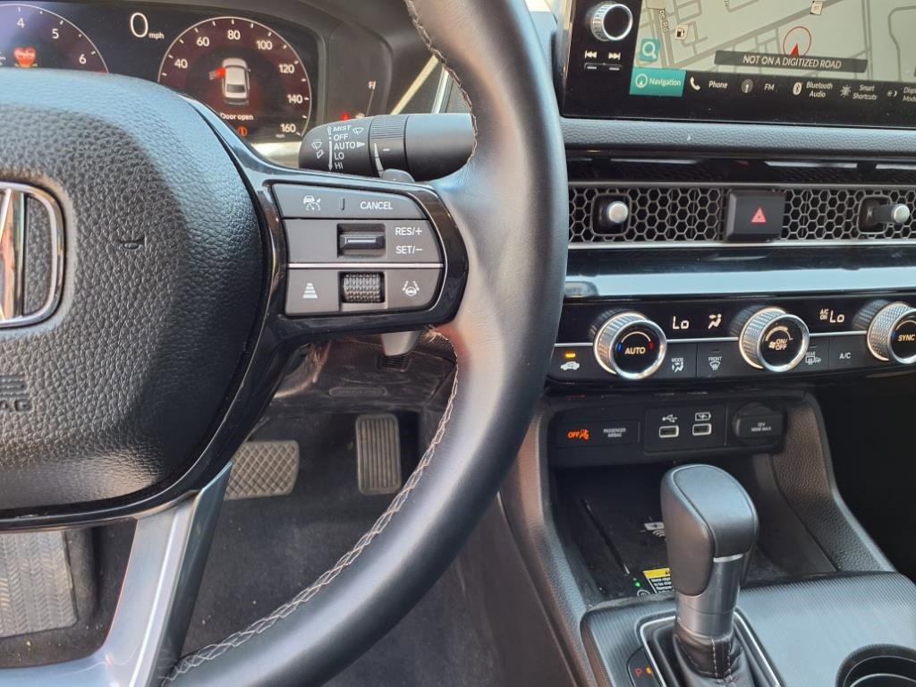 Used 2024 Honda Civic Touring image 11