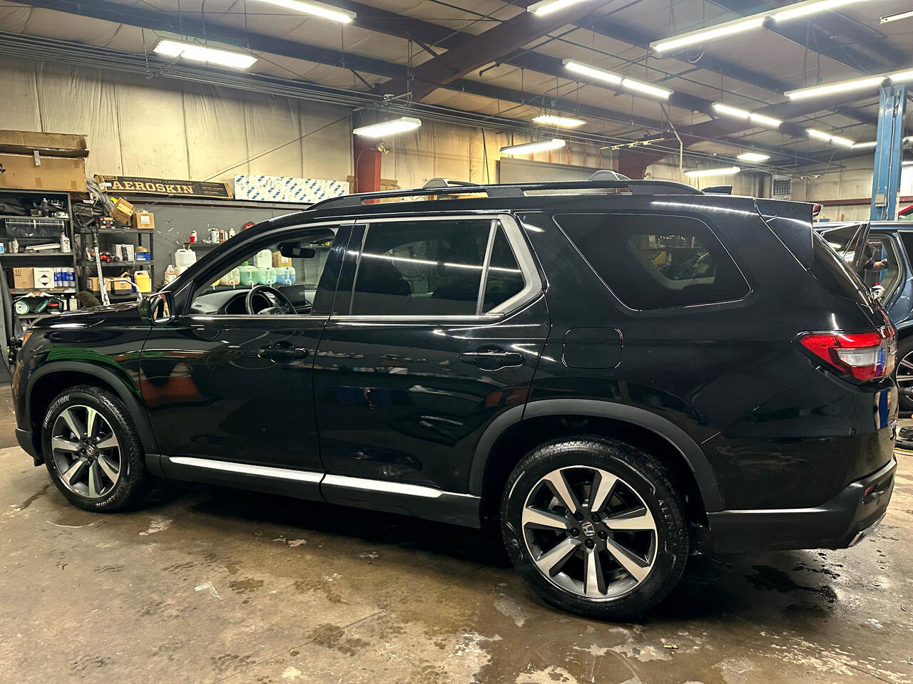 Used 2025 Honda Pilot Elite image 8