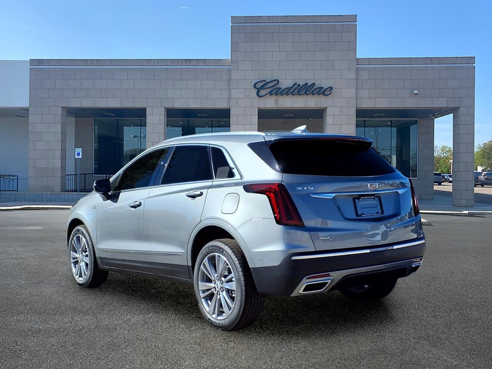 New 2026 Cadillac XT5 Premium Luxury w/ LPO, Floor Liner Package AWD/4WD image 6