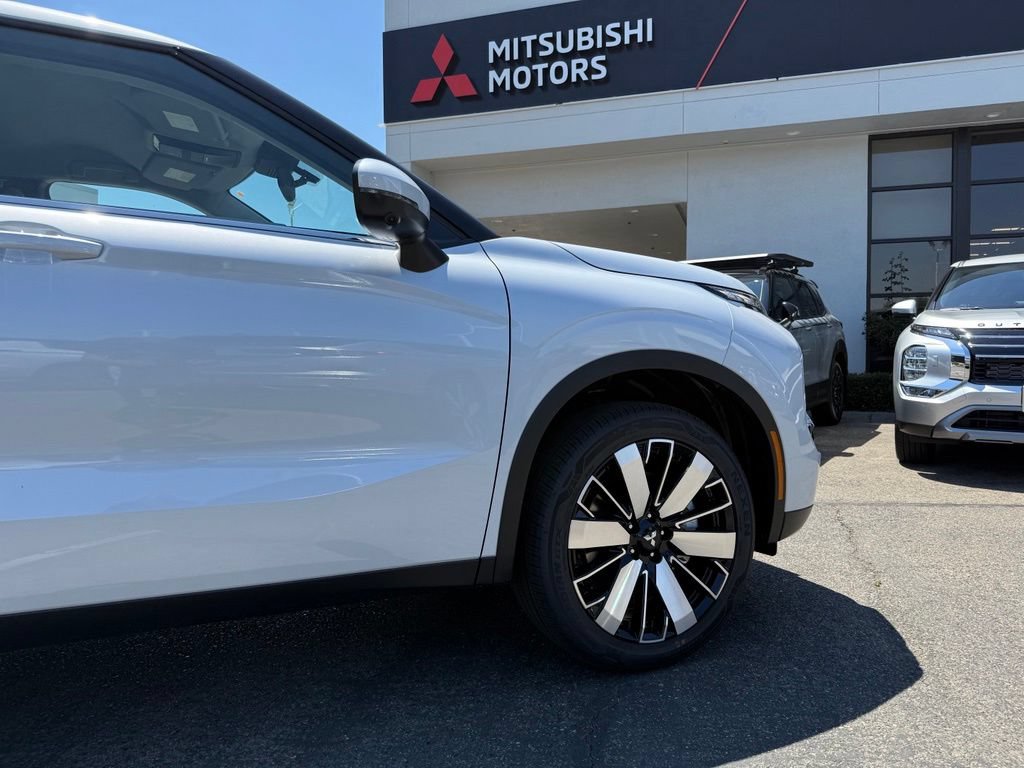 New 2026 Mitsubishi Outlander SE AWD/4WD image 13