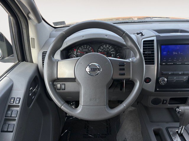 Used 2012 Nissan Frontier SV image 9