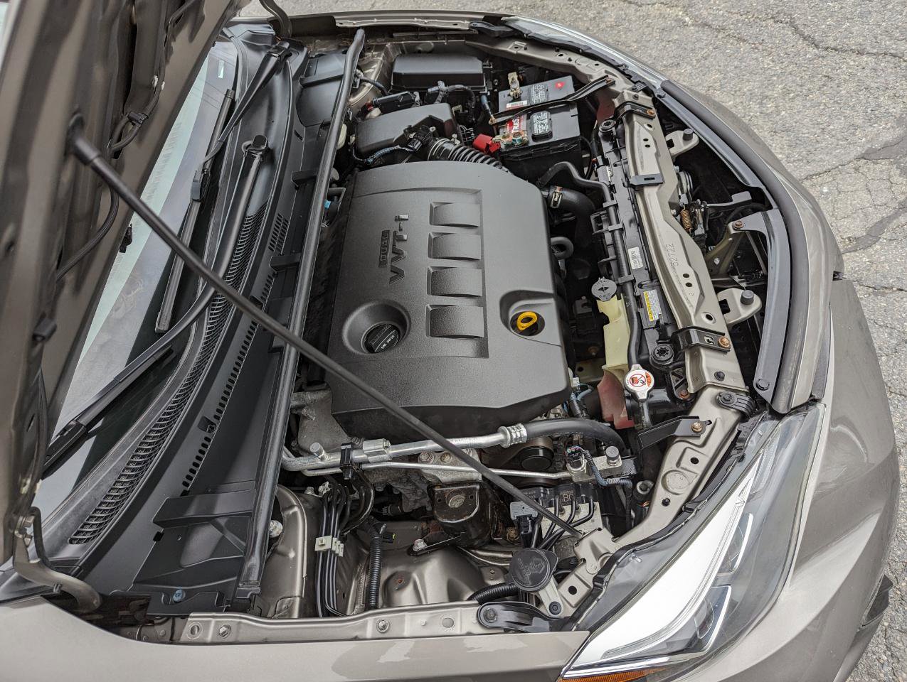 Used 2017 Toyota Corolla SE w/ SE Premium Package FWD image 46