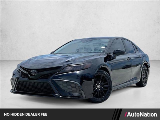 Used 2022 Toyota Camry SE FWD image 1