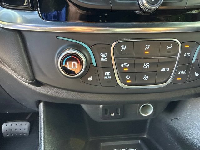 Used 2023 Chevrolet Traverse LT w/ Rear Camera Mirror Package AWD/4WD image 18