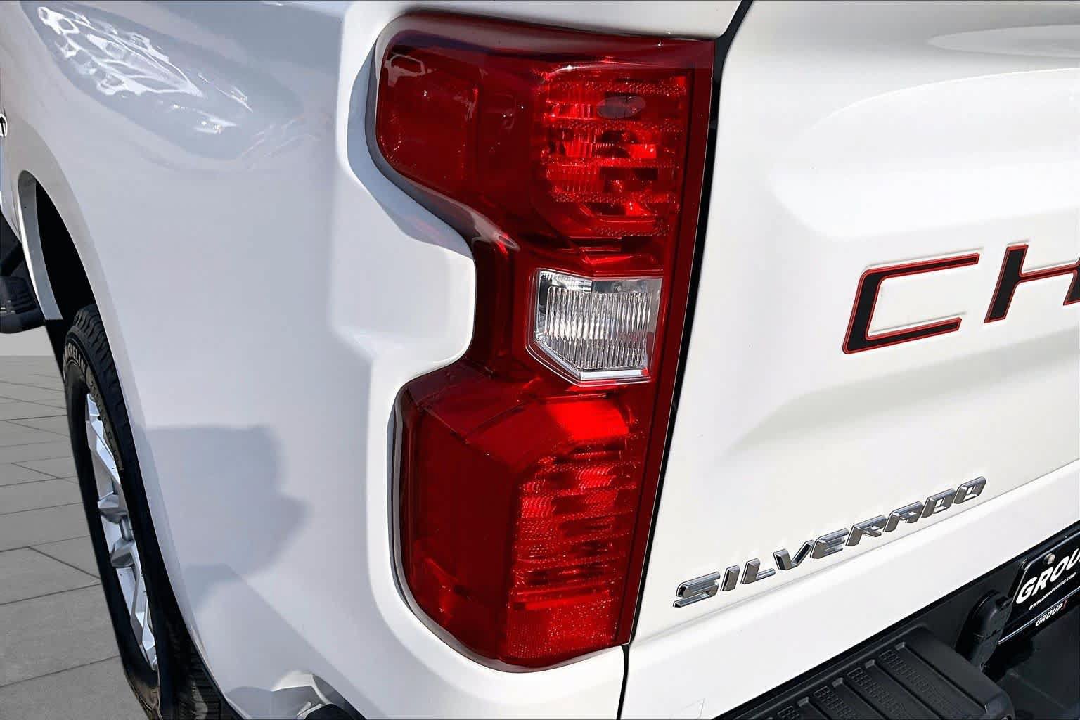 Used 2023 Chevrolet Silverado 1500 LT AWD/4WD image 29