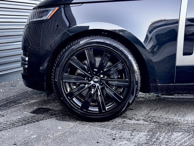 Used 2023 Land Rover Range Rover SE image 11