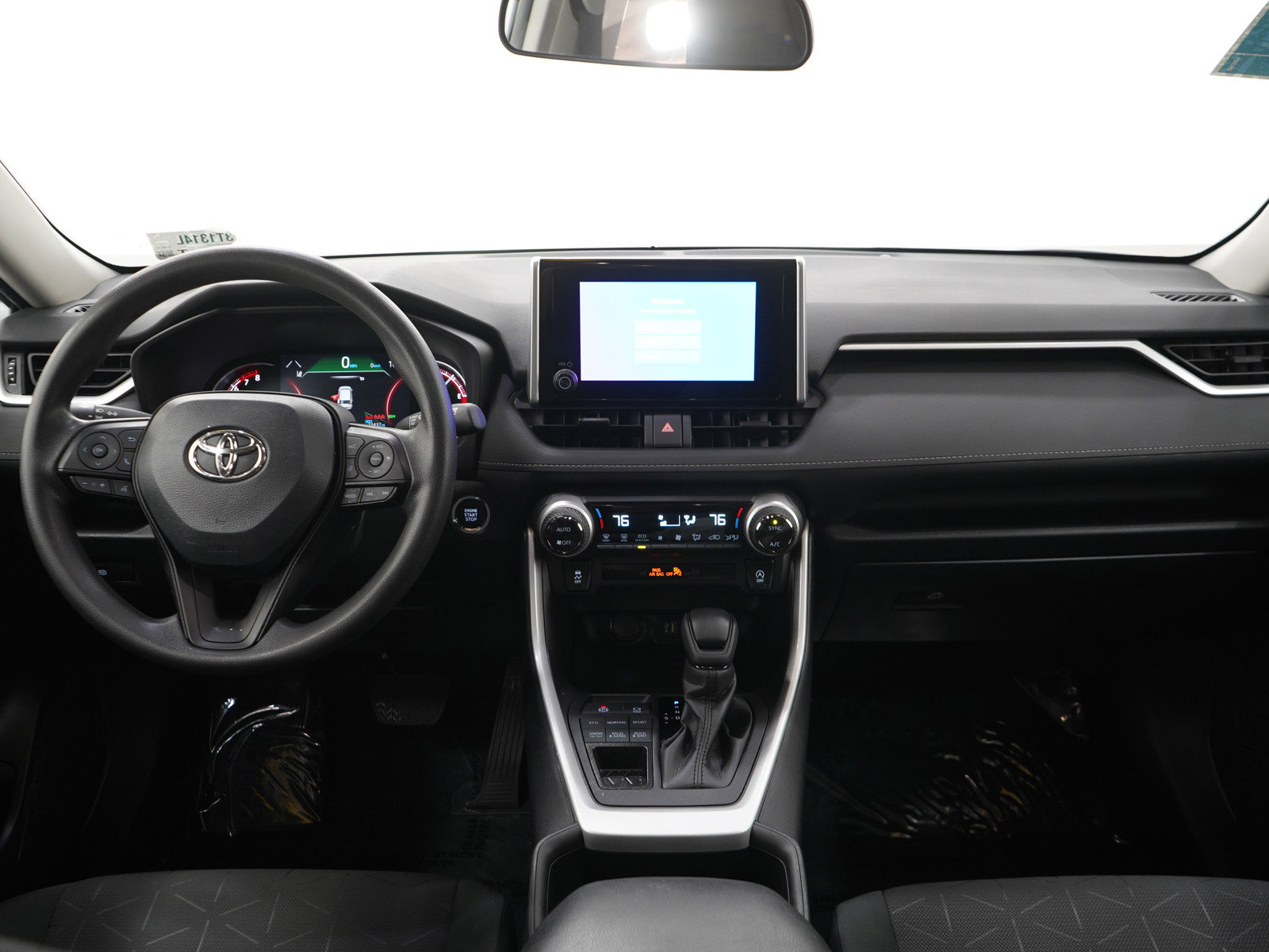 Used 2024 Toyota RAV4 XLE AWD/4WD image 15