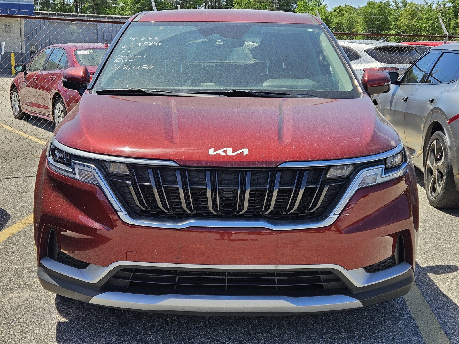 Used 2022 Kia Carnival LX image 5