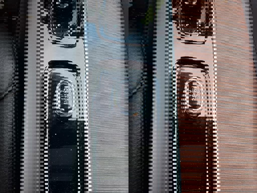 Certified 2025 Volvo S60 B5 Plus image 27