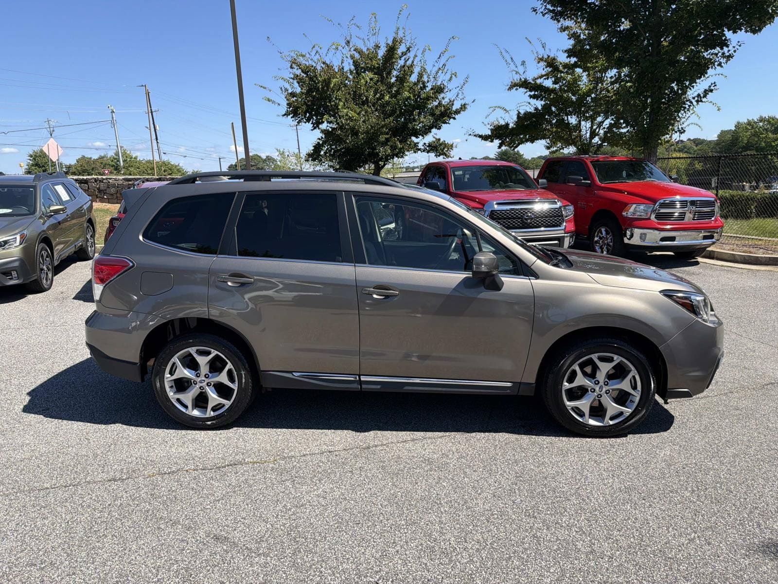 Used 2017 Subaru Forester 2.5i Touring AWD/4WD image 8