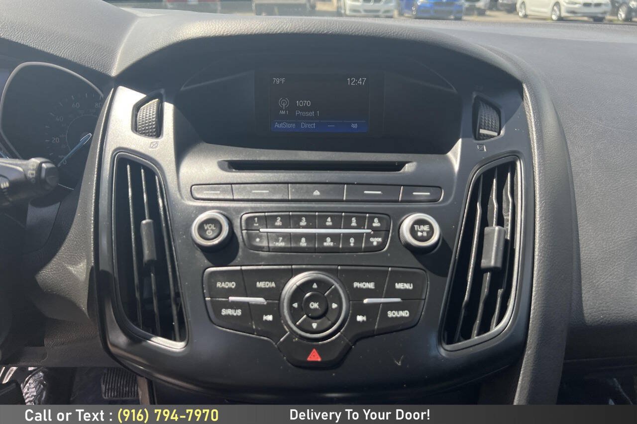 Used 2016 Ford Focus SE FWD image 16