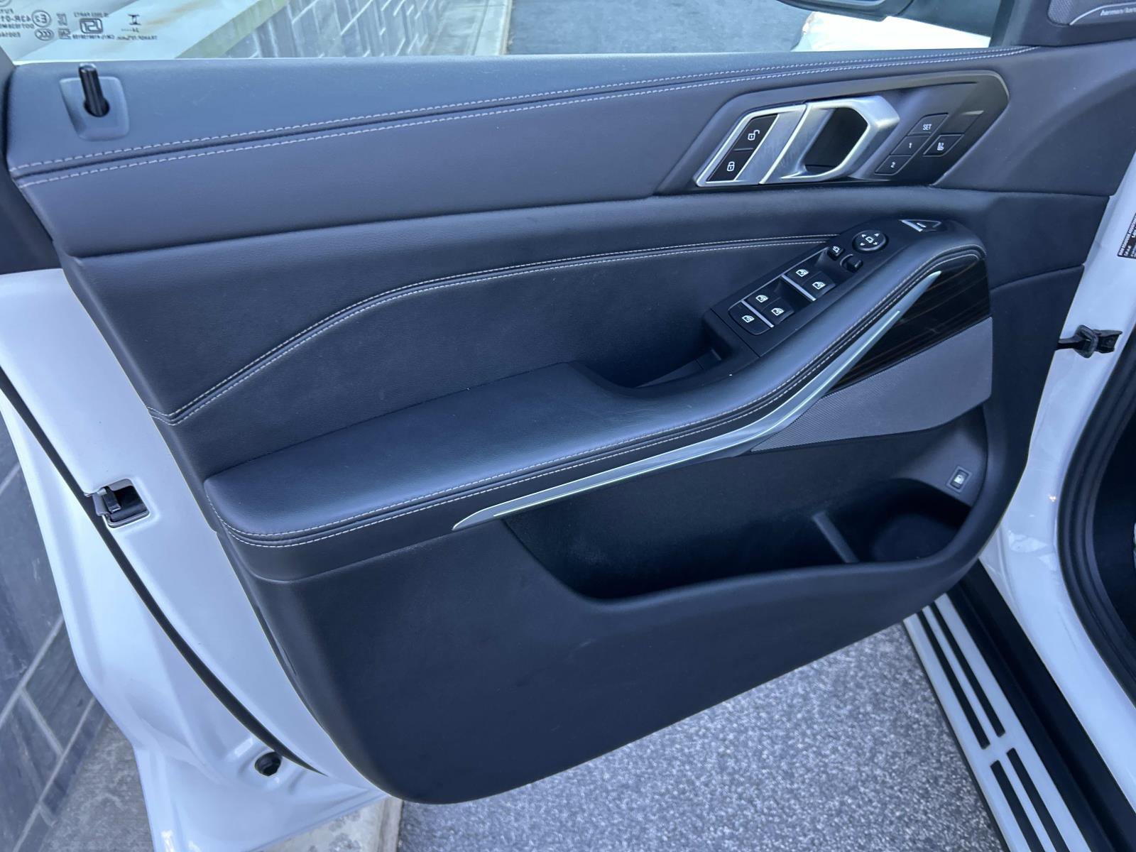 Used 2025 BMW X5 xDrive50e image 16