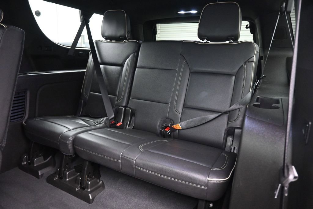 Used 2021 Chevrolet Suburban Premier AWD/4WD image 38
