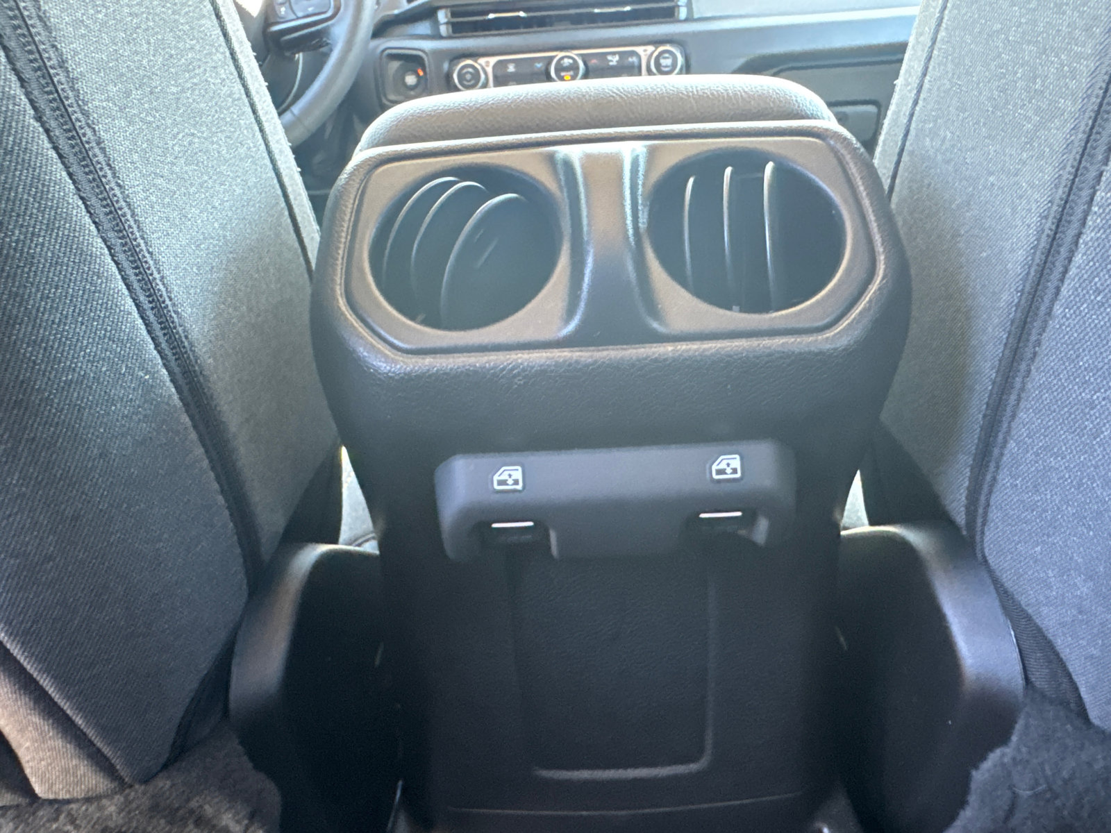 Used 2025 Jeep Wrangler Willys image 24