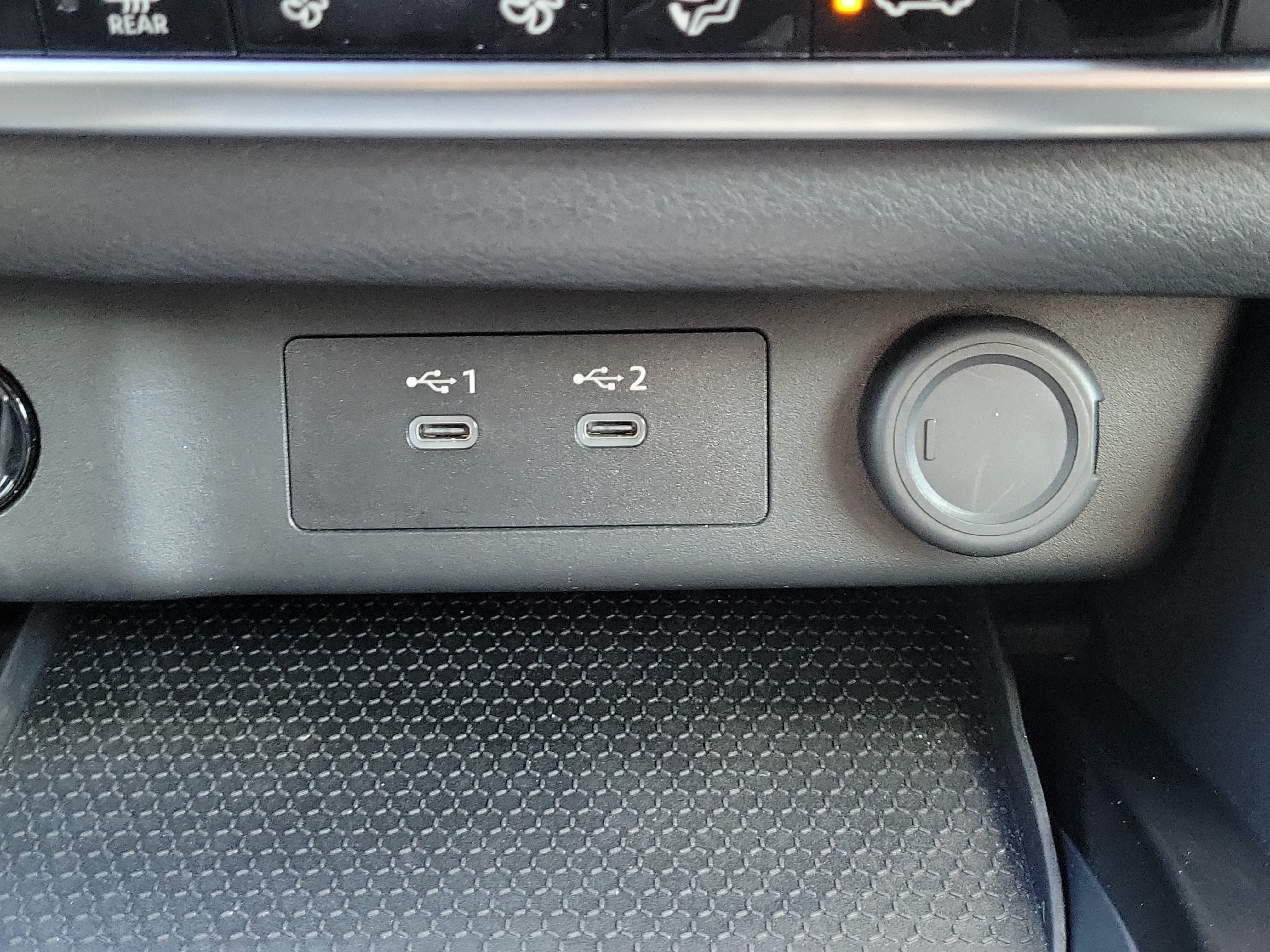 Certified 2024 Nissan Rogue SV FWD image 30
