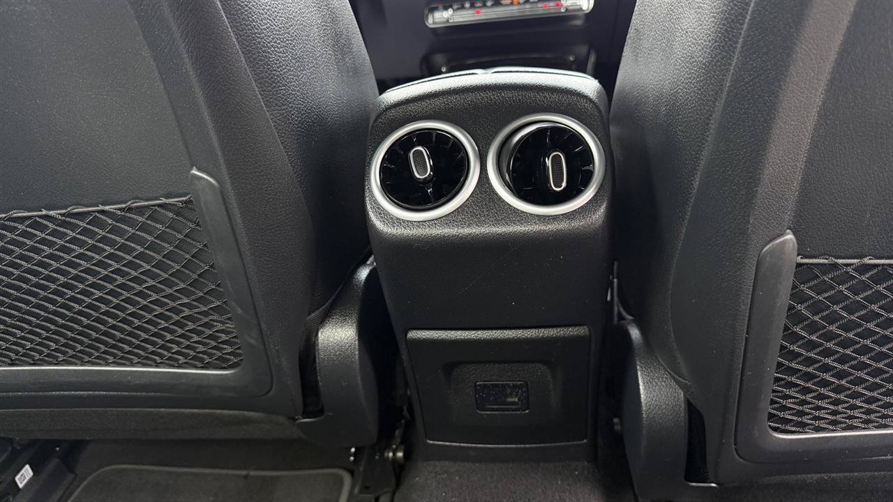 Used 2023 Mercedes-Benz CLA 250 4MATIC image 39