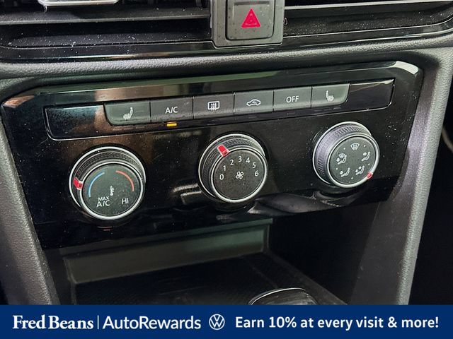 Used 2023 Volkswagen Taos SE w/ Panoramic Sunroof Package AWD/4WD image 20