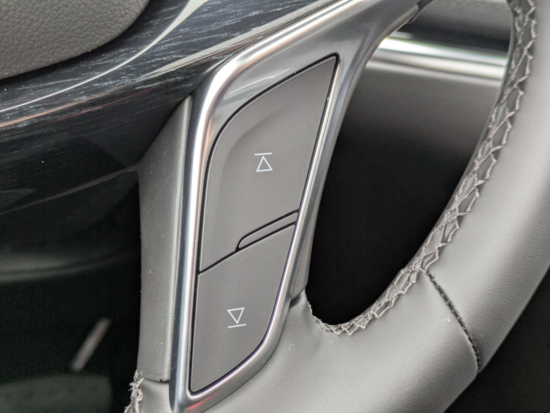 New 2026 Cadillac XT5 Premium Luxury w/ LPO, ONYX Package FWD image 86