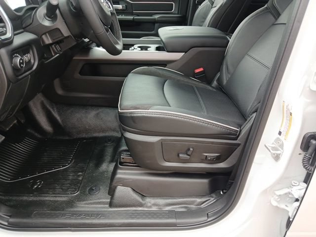 New 2026 RAM 5500 4x4 Crew Cab w/ Laramie Trim Package image 31