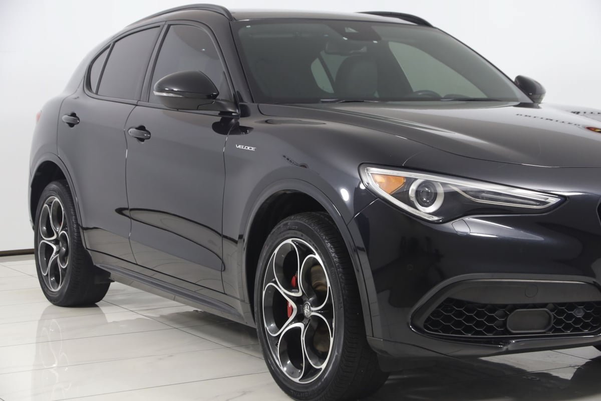Used 2023 Alfa Romeo Stelvio Veloce AWD/4WD image 38