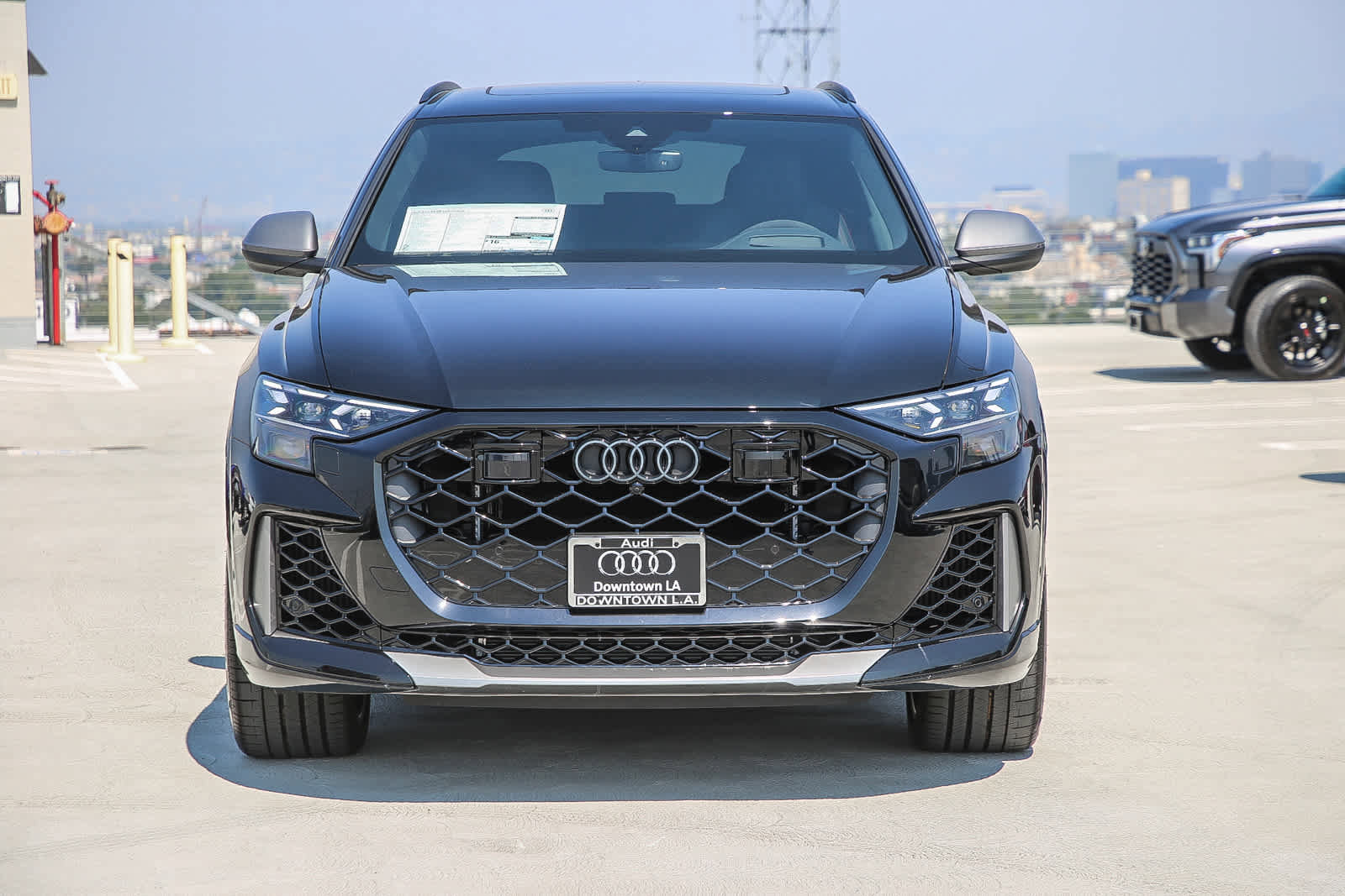 New 2025 Audi RS Q8 performance image 2