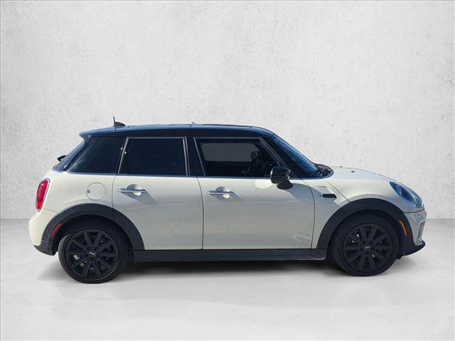 Used 2020 MINI Cooper 4-Door Hardtop image 4