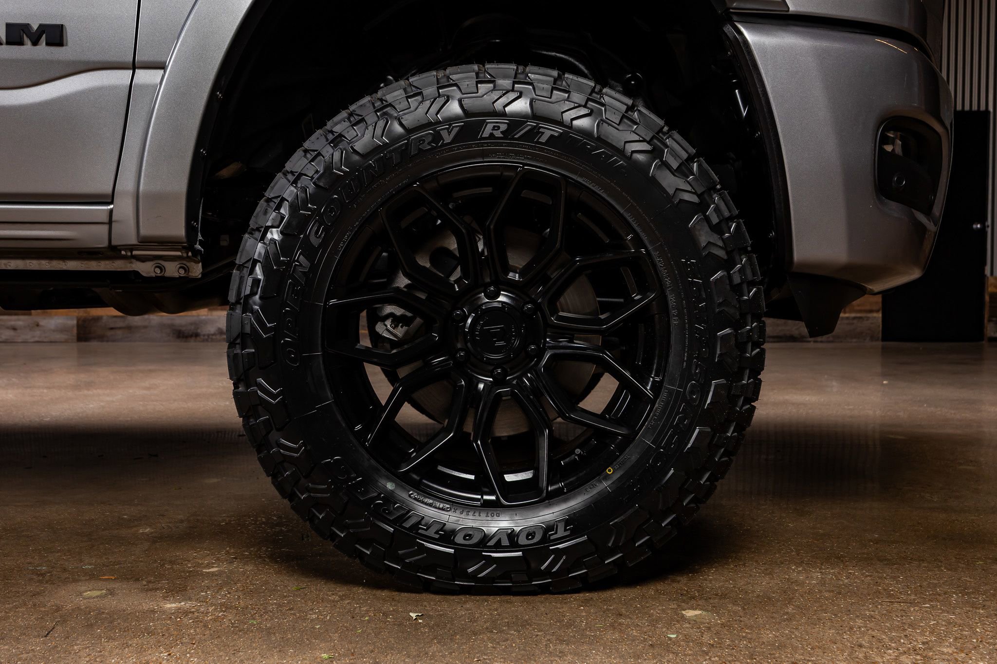 Used 2025 RAM 1500 Lone Star image 12