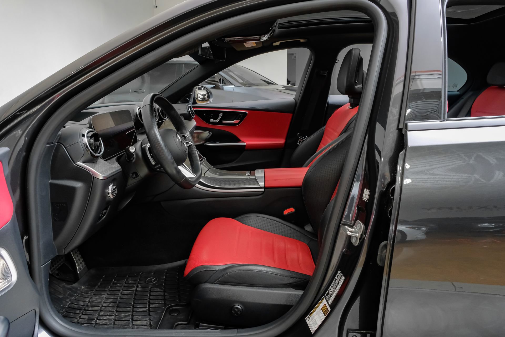 Used 2024 Mercedes-Benz C 300 Sedan w/ Pinnacle Trim Package image 4