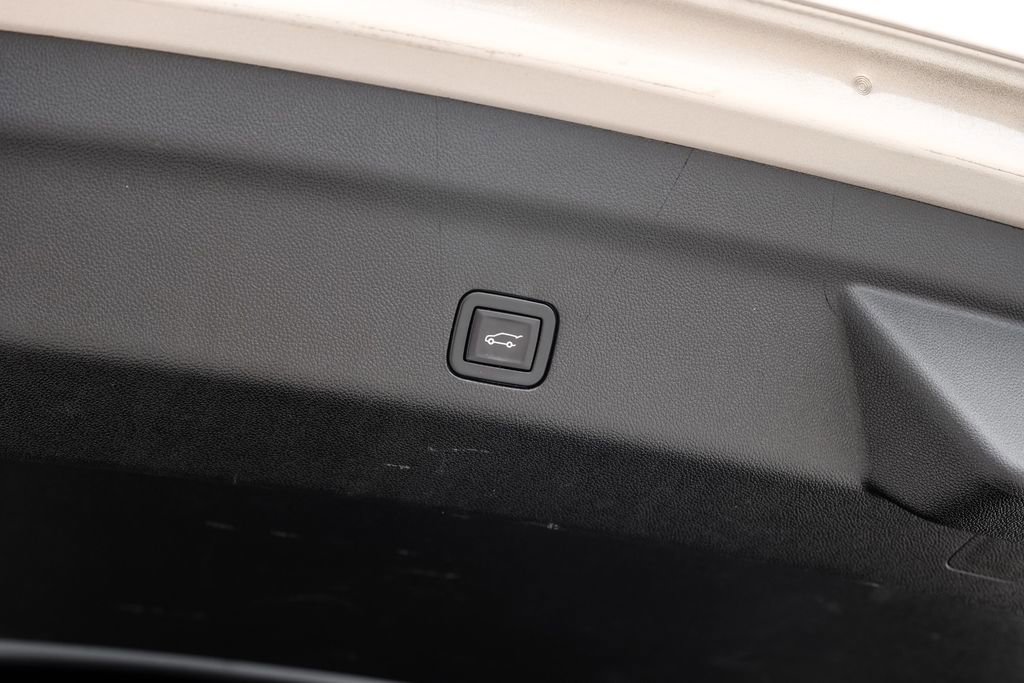 Used 2021 GMC Yukon XL SLT w/ SLT Premium Package image 55