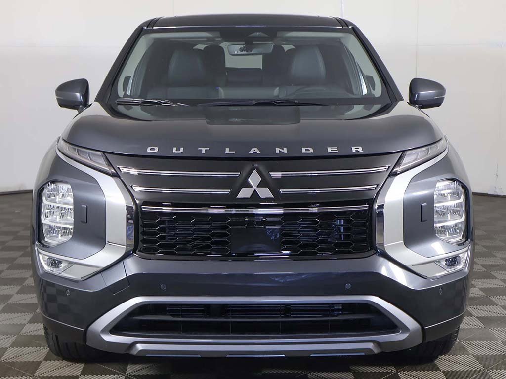 New 2025 Mitsubishi Outlander SE image 15
