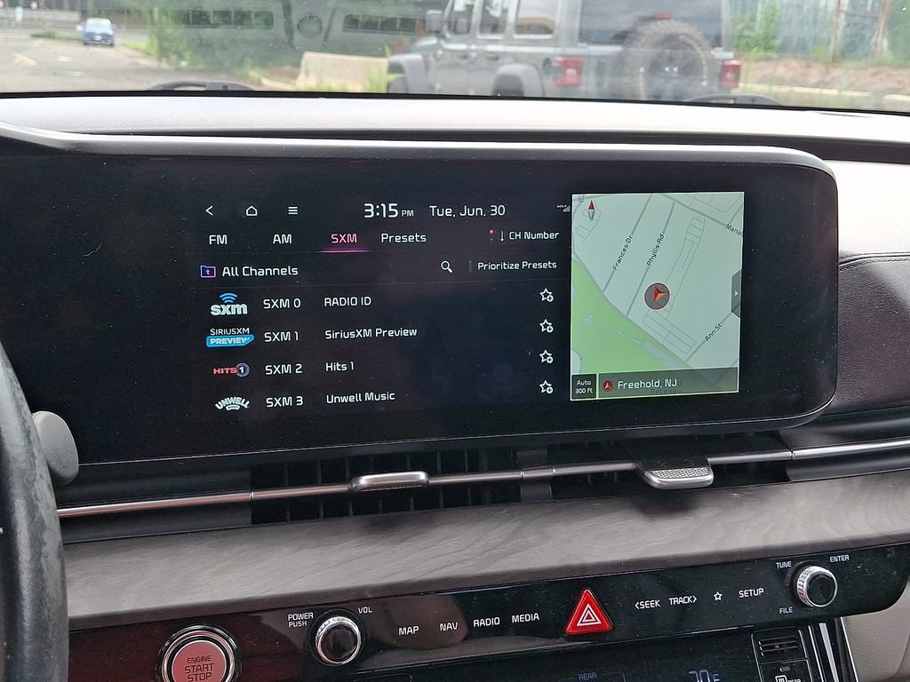 Certified 2023 Kia Carnival SX FWD image 17