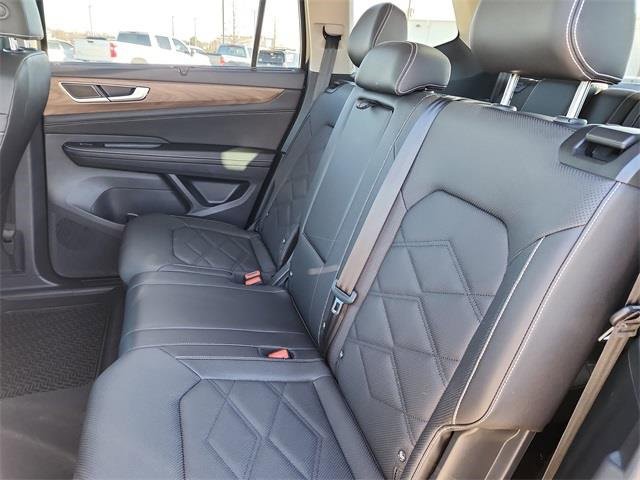 New 2025 Volkswagen Atlas SE image 14