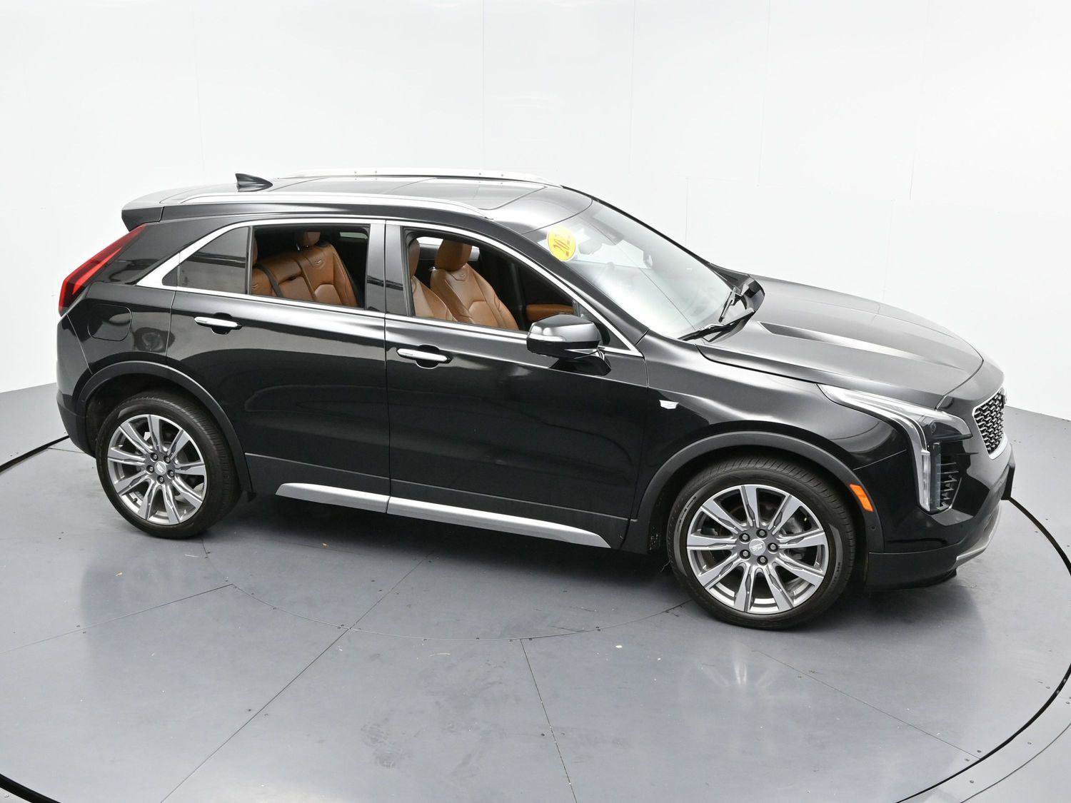 Certified 2022 Cadillac XT4 Premium Luxury w/ Enhanced Visibility Package AWD/4WD image 38