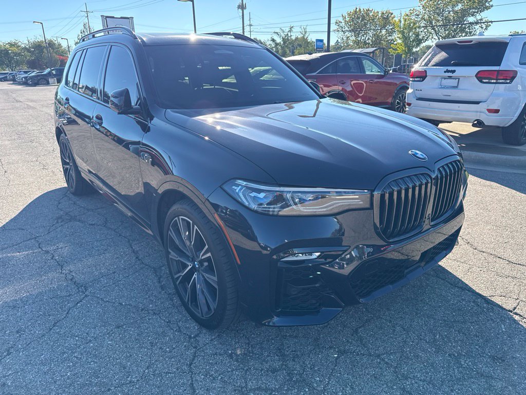 Used 2022 BMW X7 M50i w/ Dynamic Handling Package AWD/4WD image 3
