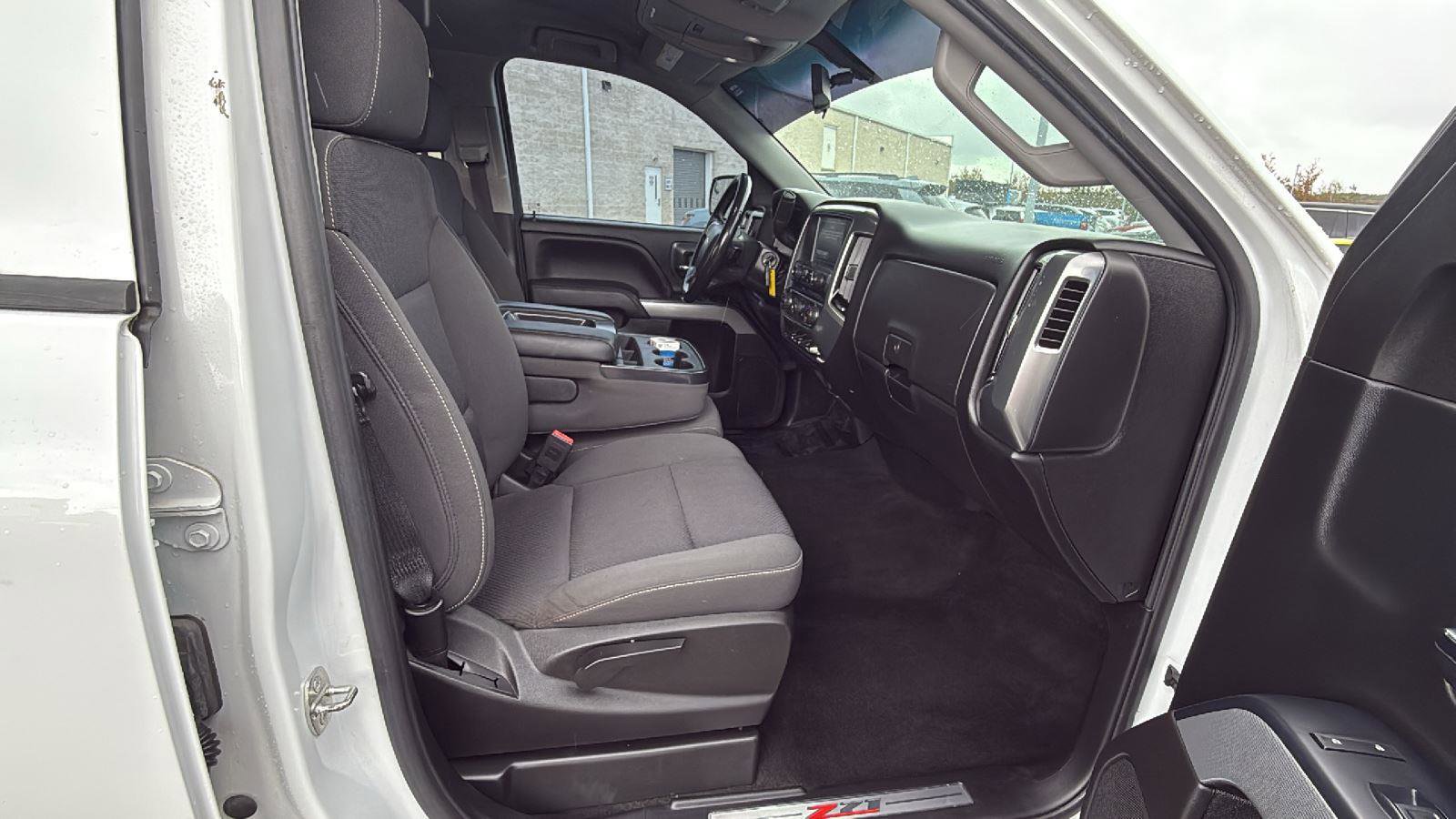 Used 2018 Chevrolet Silverado 1500 LT w/ Redline Edition image 17